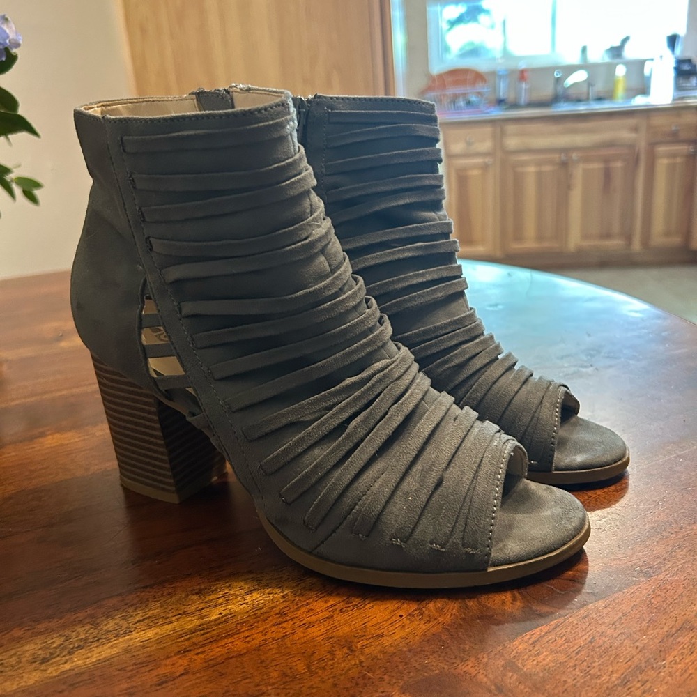 Gray Heeled Boots with Strappy Design and Chunky Heel